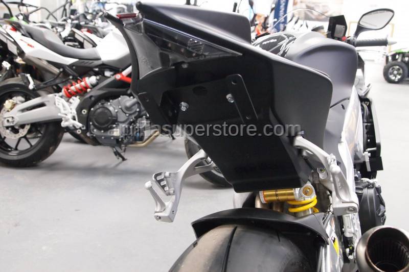 Aprilia rsv4 deals fender eliminator